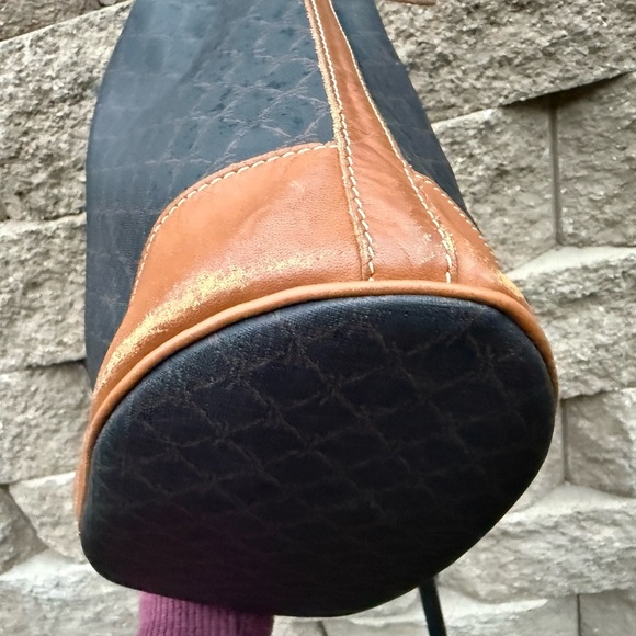 Longchamp Black and Brown Bucket Bag - Picture 6 of 11